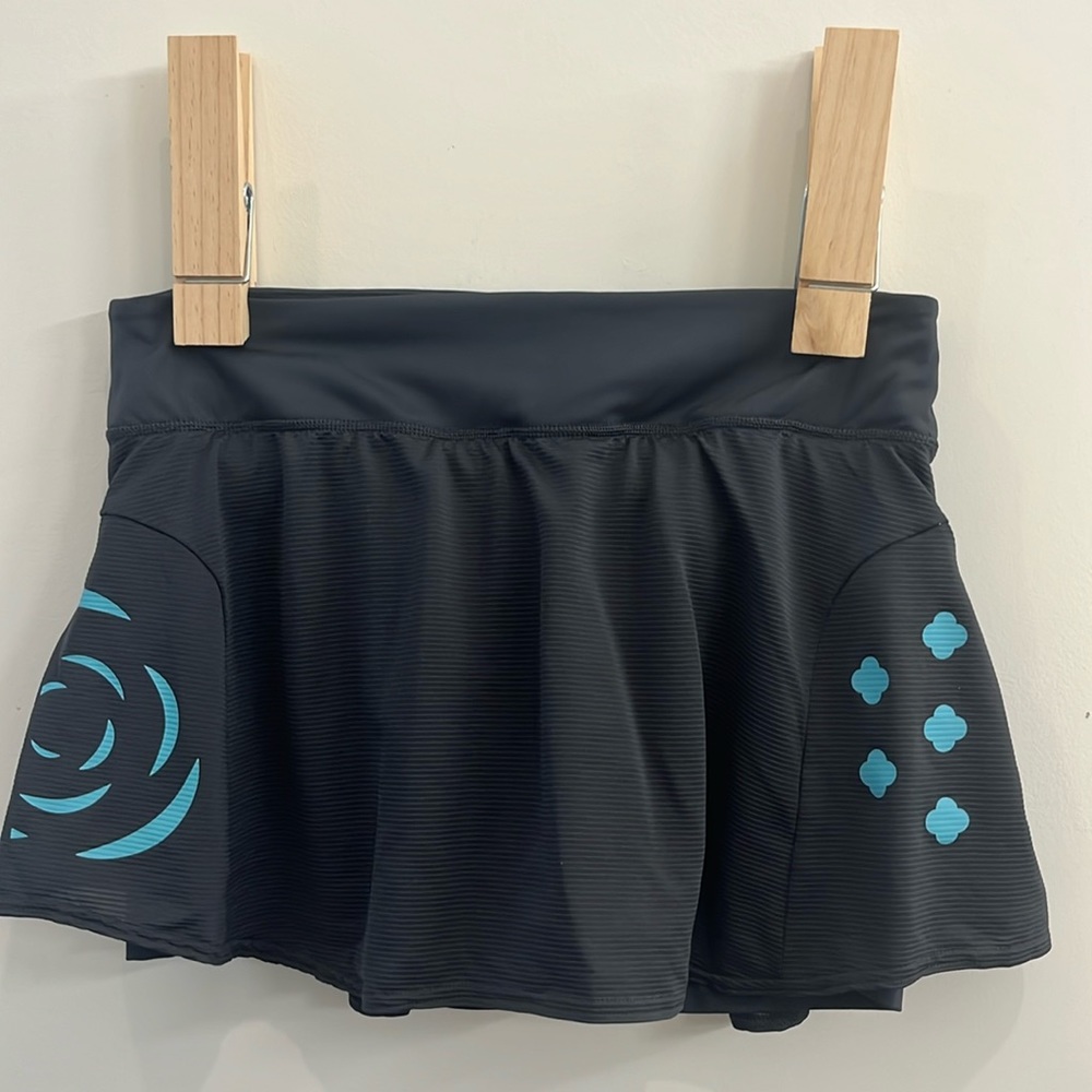 Adidas skort Large